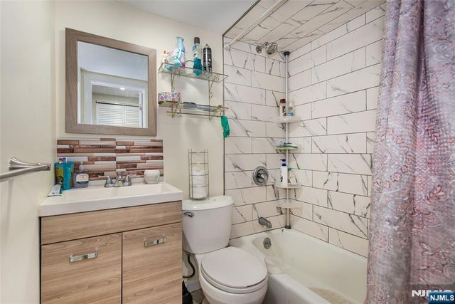 175 Hillside Avenue, Bergenfield, NJ 07621