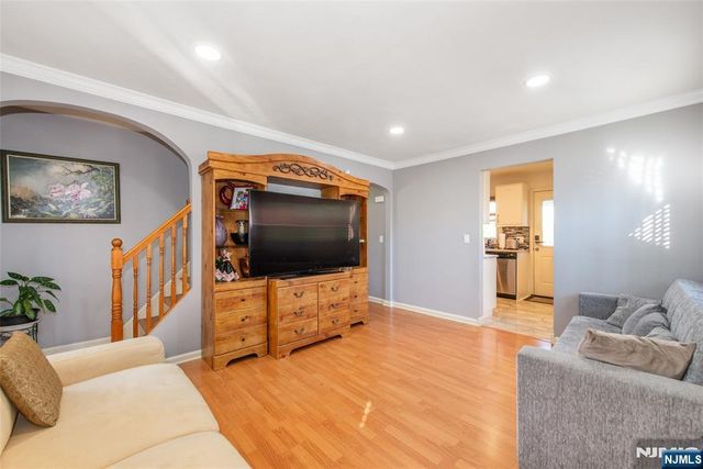 175 Hillside Avenue, Bergenfield, NJ 07621