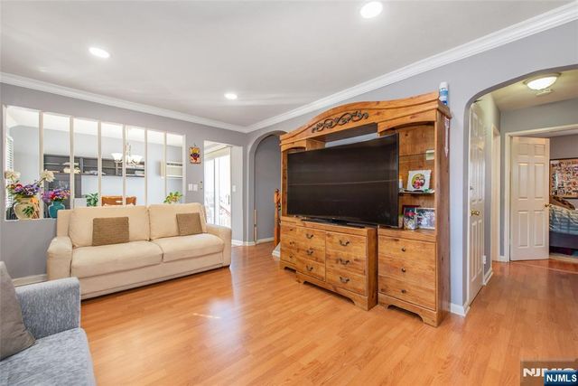 175 Hillside Avenue, Bergenfield, NJ 07621