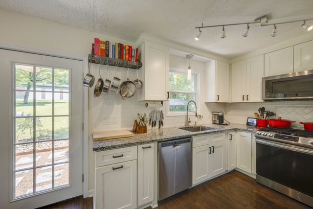 1036 Street Rd, Kingston Springs, TN 37082