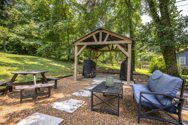 1036 Street Rd, Kingston Springs, TN 37082