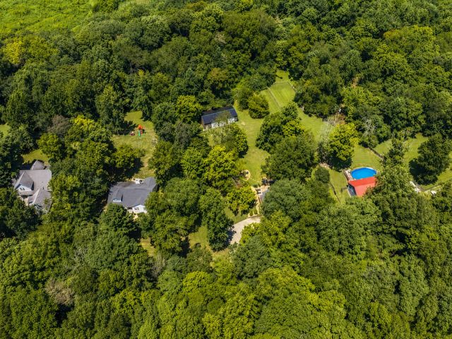 1036 Street Rd, Kingston Springs, TN 37082