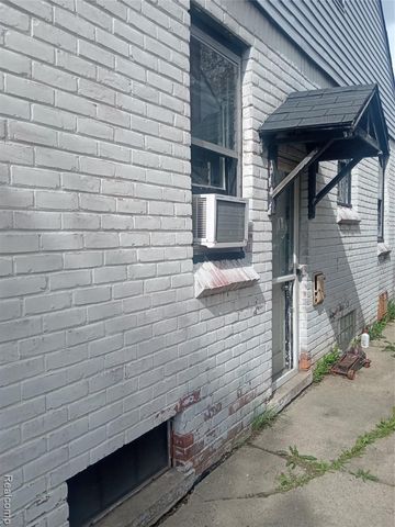 8883 Sussex Street, Detroit, MI 48228
