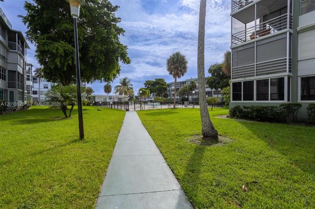 2741 Taft St 203, Hollywood, FL 33020