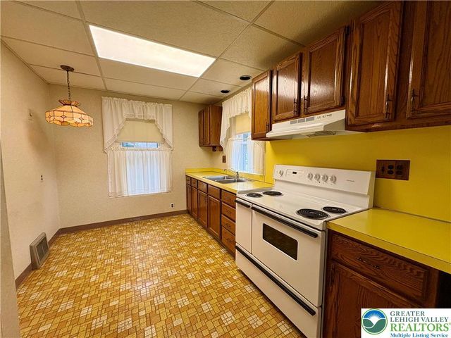 1731 Chapel Avenue, Allentown City, PA 18103