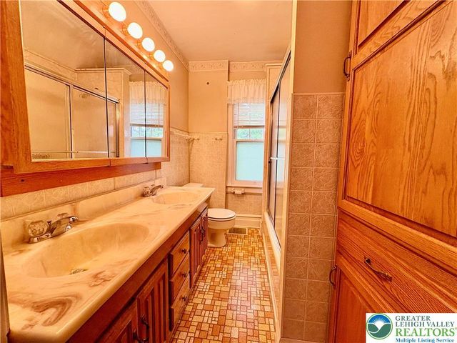 1731 Chapel Avenue, Allentown City, PA 18103