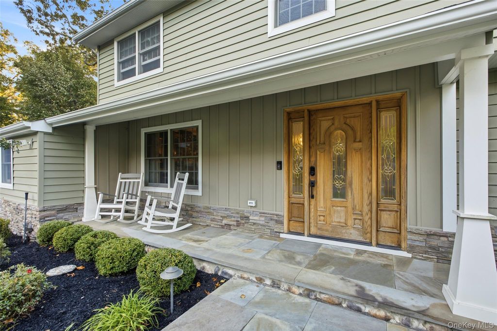 31 Sherry Drive, Setauket, NY 11733 — photo 3