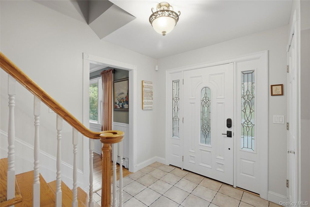 31 Sherry Drive, Setauket, NY 11733 — photo 4