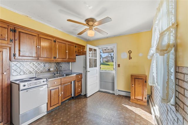 528 Metacom Avenue, Bristol, RI 02809