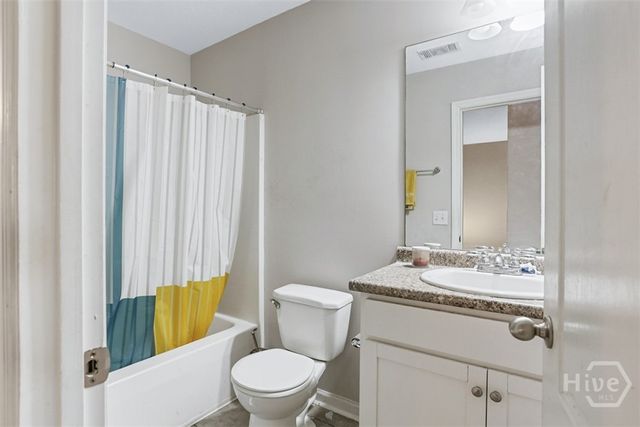 305 Coconut Drive, Bloomingdale, GA 31302