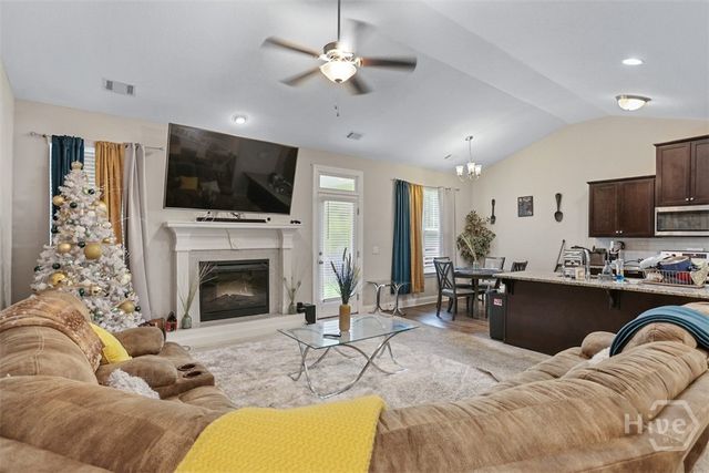 305 Coconut Drive, Bloomingdale, GA 31302