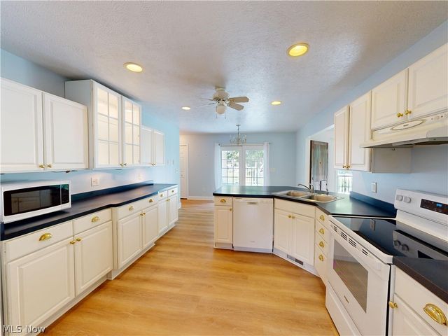 166 Helene Drive, Painesville Twp, OH 44077