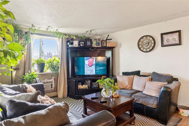 1100 S Quivas Street, Denver, CO 80223