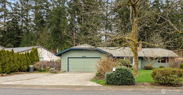 5905 Woodlake Drive W, University Place, WA 98467