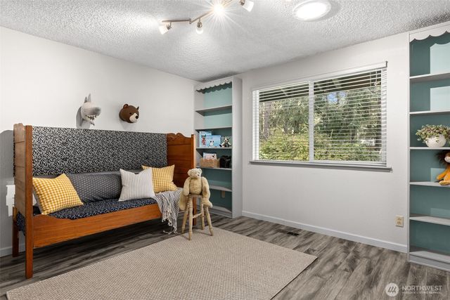 5905 Woodlake Drive W, University Place, WA 98467