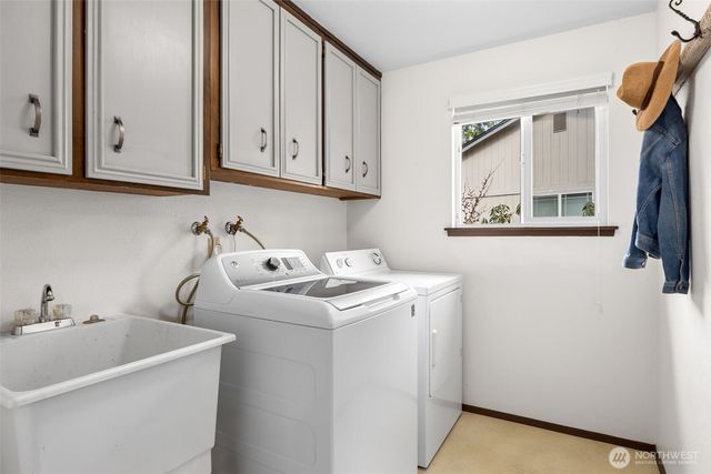 5905 Woodlake Drive W, University Place, WA 98467