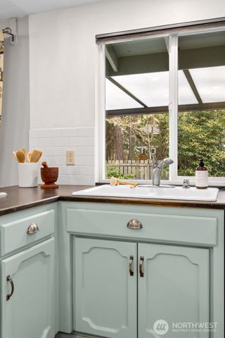 5905 Woodlake Drive W, University Place, WA 98467