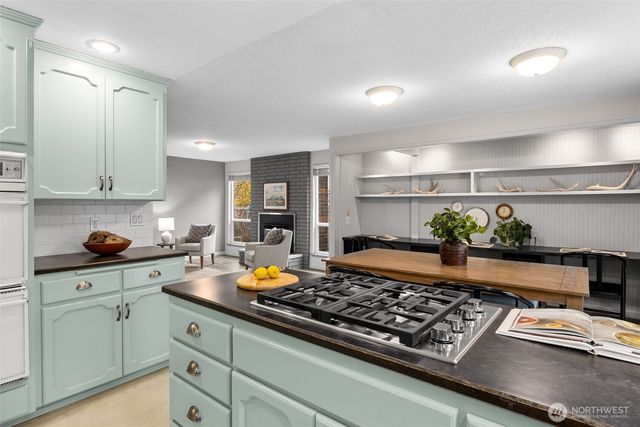 5905 Woodlake Drive W, University Place, WA 98467