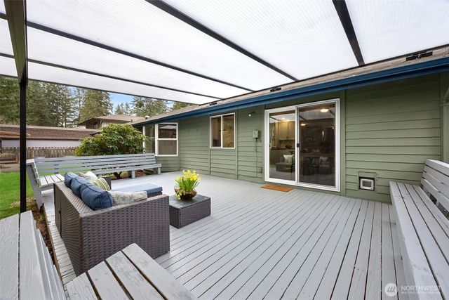 5905 Woodlake Drive W, University Place, WA 98467