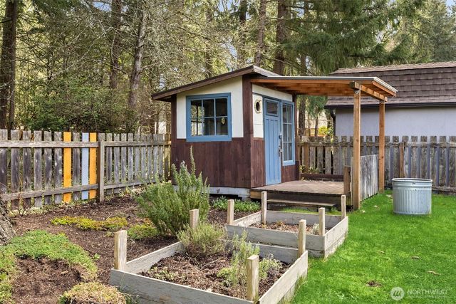 5905 Woodlake Drive W, University Place, WA 98467