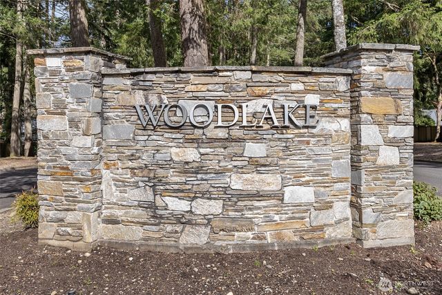 5905 Woodlake Drive W, University Place, WA 98467