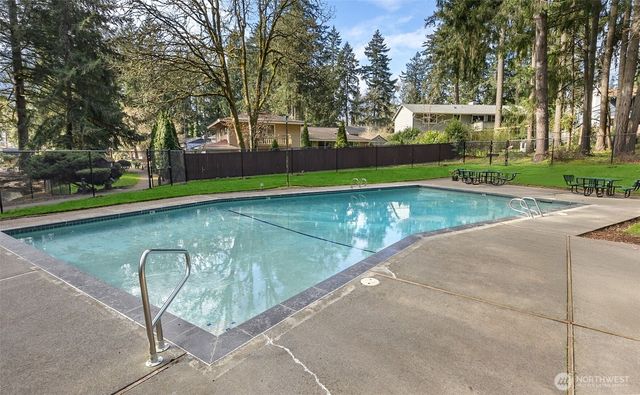 5905 Woodlake Drive W, University Place, WA 98467