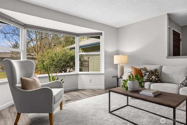 5905 Woodlake Drive W, University Place, WA 98467