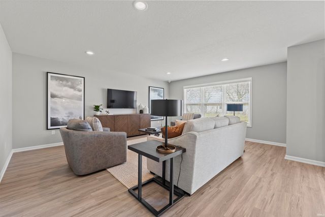 3842 Shadowood Lakes Trail, Fort Wayne, IN 46818