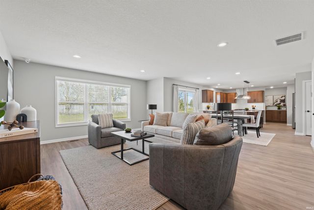 3842 Shadowood Lakes Trail, Fort Wayne, IN 46818