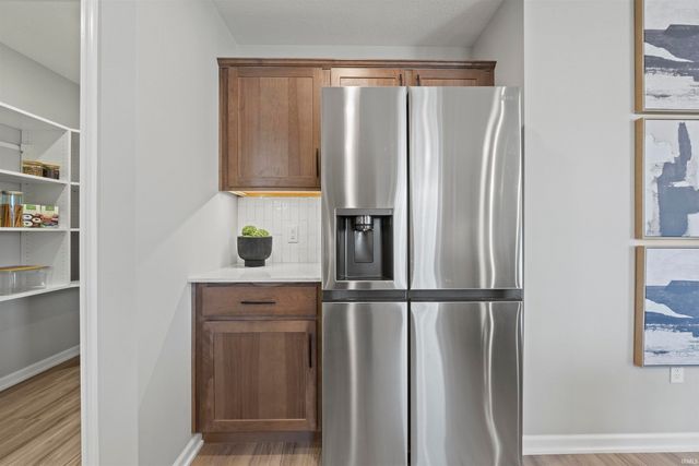 3842 Shadowood Lakes Trail, Fort Wayne, IN 46818