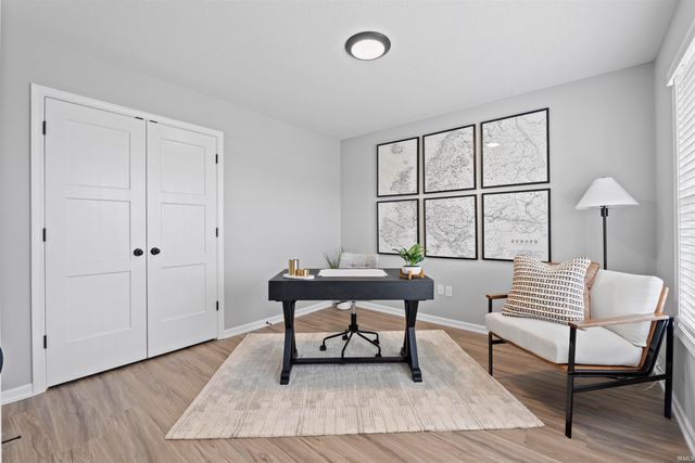 3842 Shadowood Lakes Trail, Fort Wayne, IN 46818