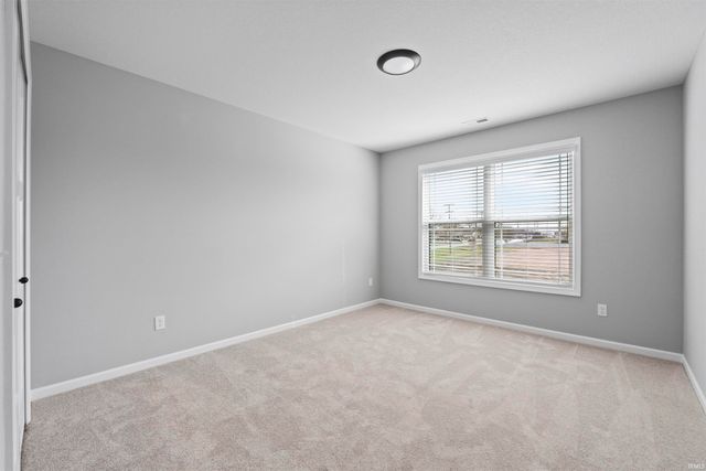 3842 Shadowood Lakes Trail, Fort Wayne, IN 46818