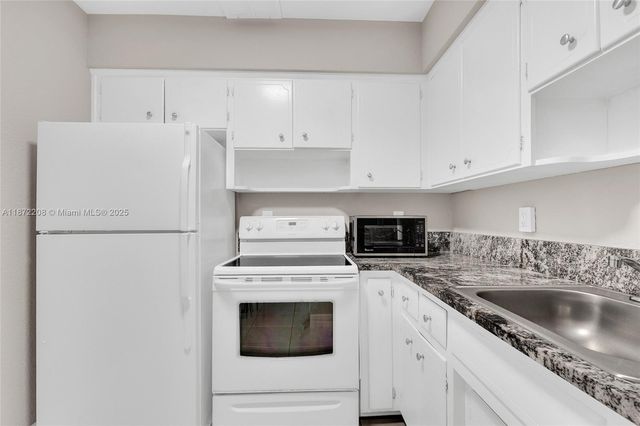 1015 W Las Olas Blvd 4, Fort Lauderdale, FL 33312