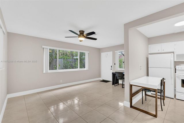 1015 W Las Olas Blvd 4, Fort Lauderdale, FL 33312
