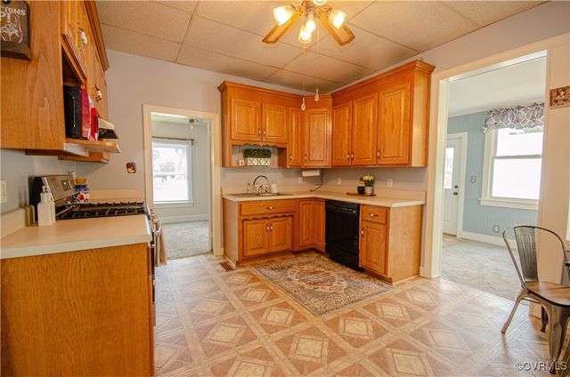 146 Charlotte Ave, Colonial Heights, VA 23834