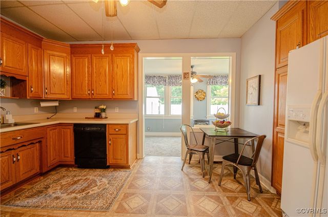 146 Charlotte Ave, Colonial Heights, VA 23834