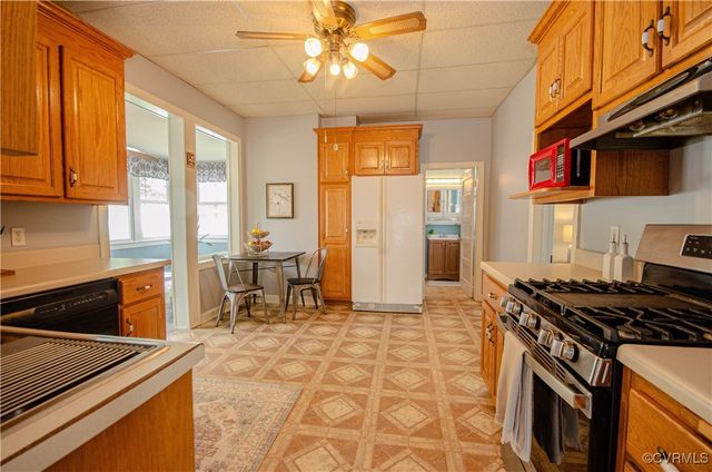 146 Charlotte Ave, Colonial Heights, VA 23834