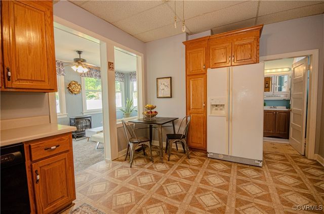 146 Charlotte Ave, Colonial Heights, VA 23834
