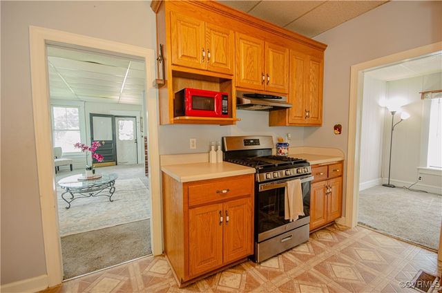146 Charlotte Ave, Colonial Heights, VA 23834