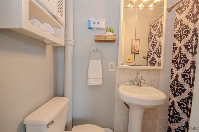 146 Charlotte Ave, Colonial Heights, VA 23834