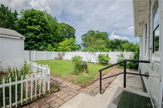 146 Charlotte Ave, Colonial Heights, VA 23834
