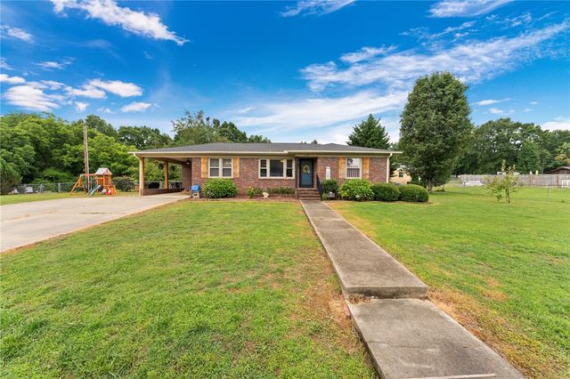114 1st Street, Central, SC 29630