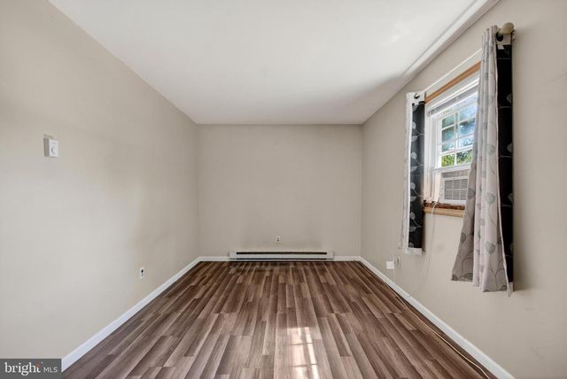 12 W SHORE DR, Southampton, NJ 08088