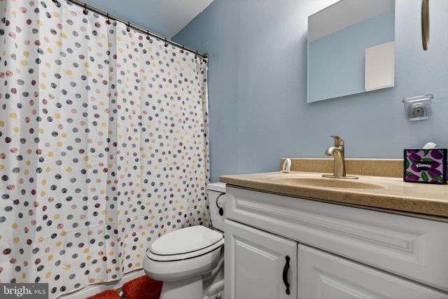 12 W SHORE DR, Southampton, NJ 08088