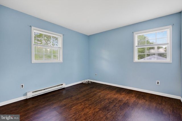 12 W SHORE DR, Southampton, NJ 08088