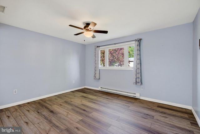 12 W SHORE DR, Southampton, NJ 08088
