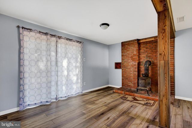 12 W SHORE DR, Southampton, NJ 08088