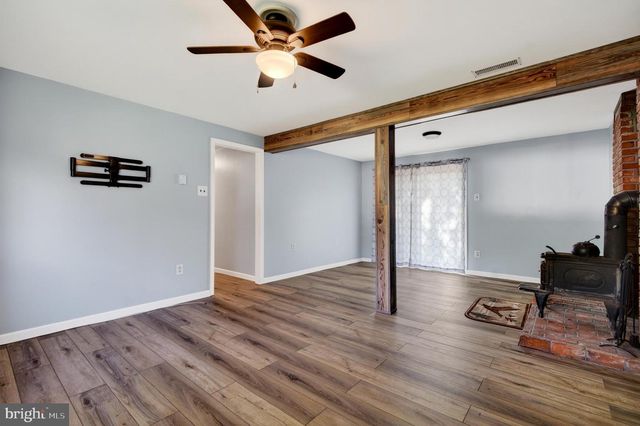 12 W SHORE DR, Southampton, NJ 08088