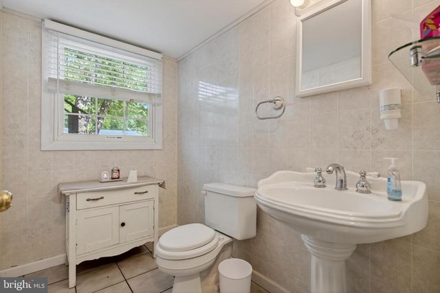 12 W SHORE DR, Southampton, NJ 08088