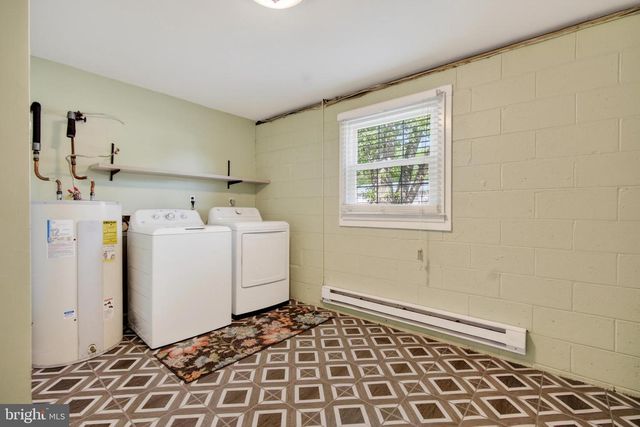 12 W SHORE DR, Southampton, NJ 08088
